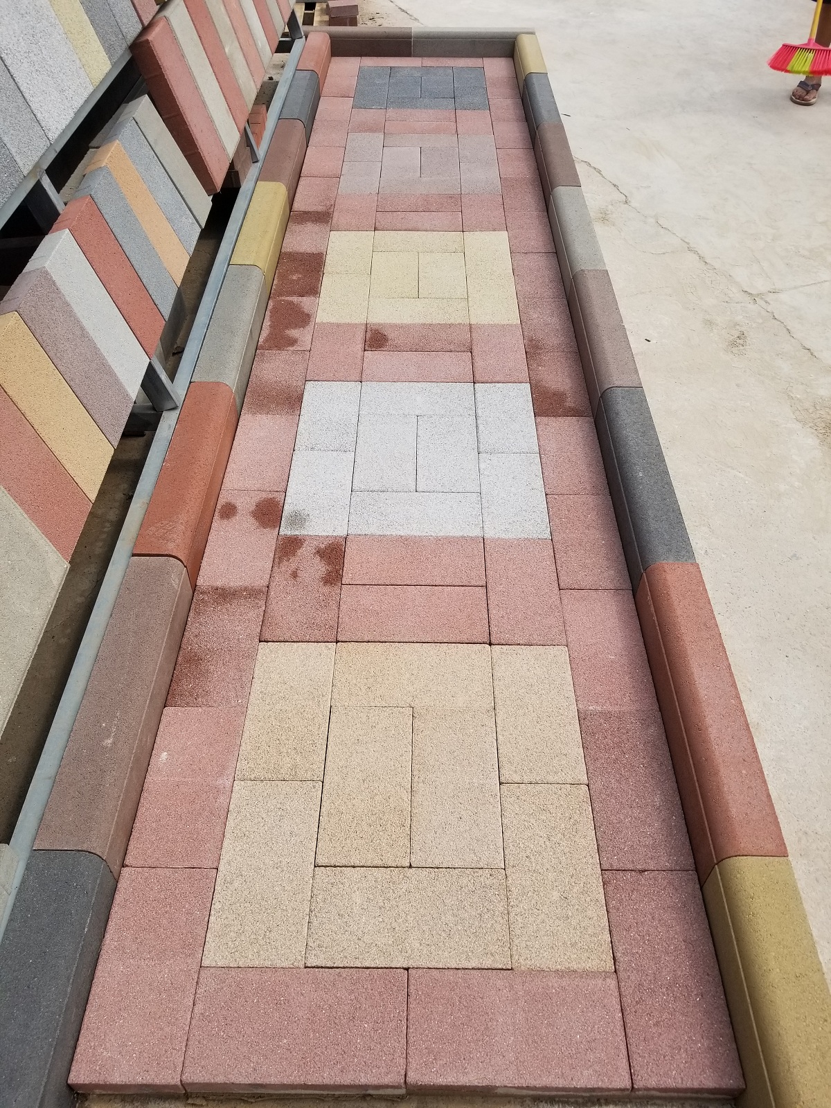 ��ɫ����